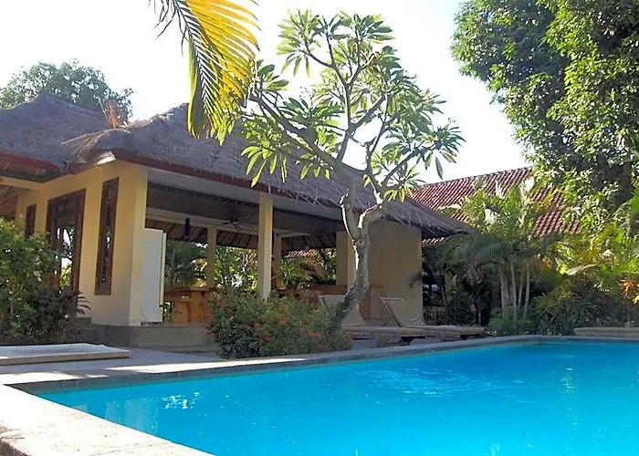 Star East Amed Hotel 2*